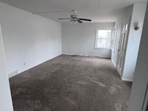 5th image of 3565 Ross St