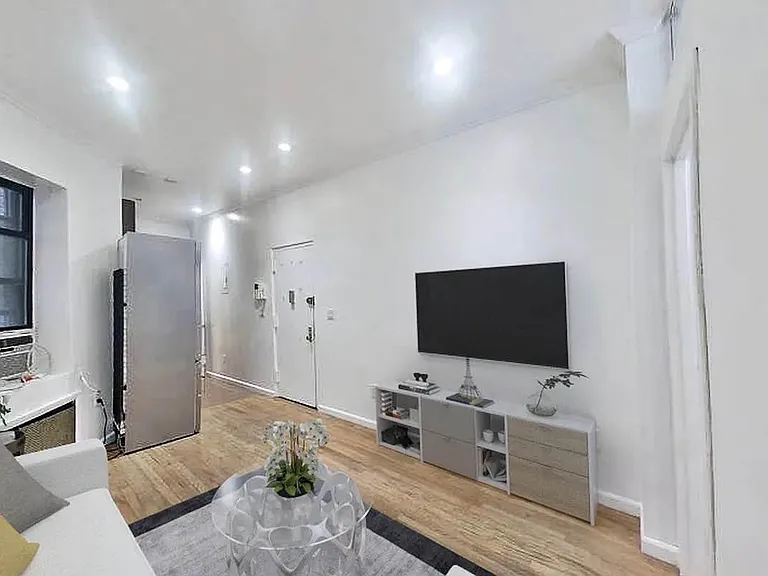 104 Suffolk St #2 — Photo 2