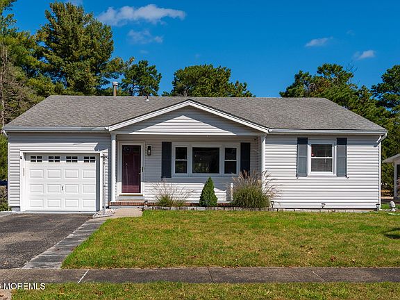 3rd image of 24 Rutland Drive