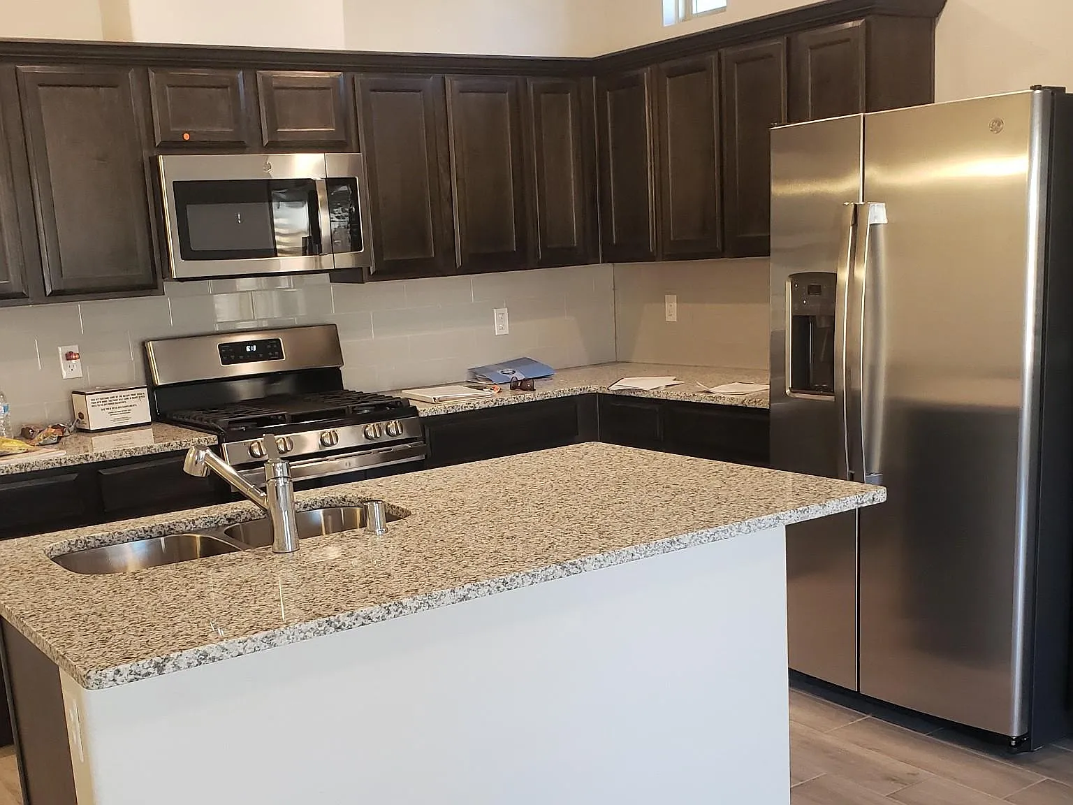 12257 Desert Snow Ct — Photo 2