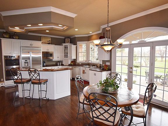 5th image of 5N575 E Lakeview Cir