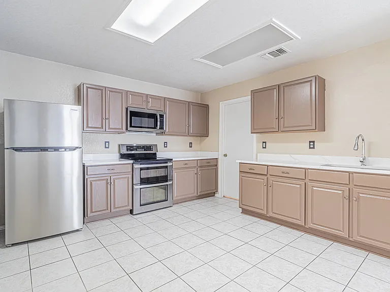 11244 Vollmer Ln — Photo 12