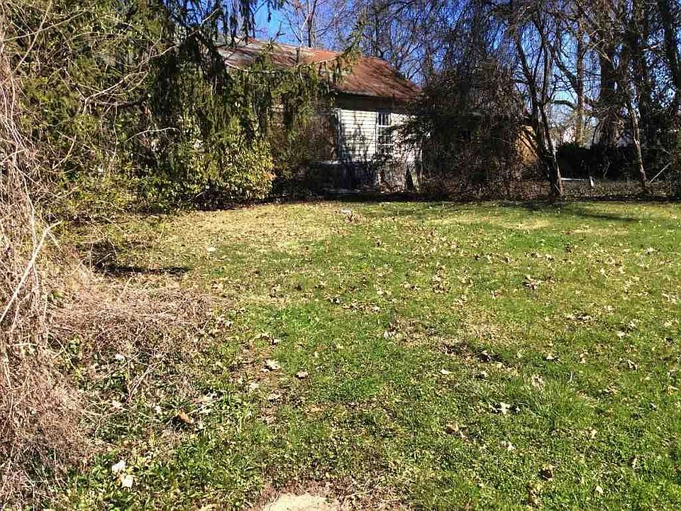 2nd image of 942 14th St