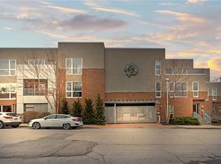 1609 Summit St, Kansas City, MO 64108