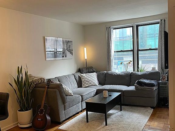 3rd image of 200 W 18th St APT 2g