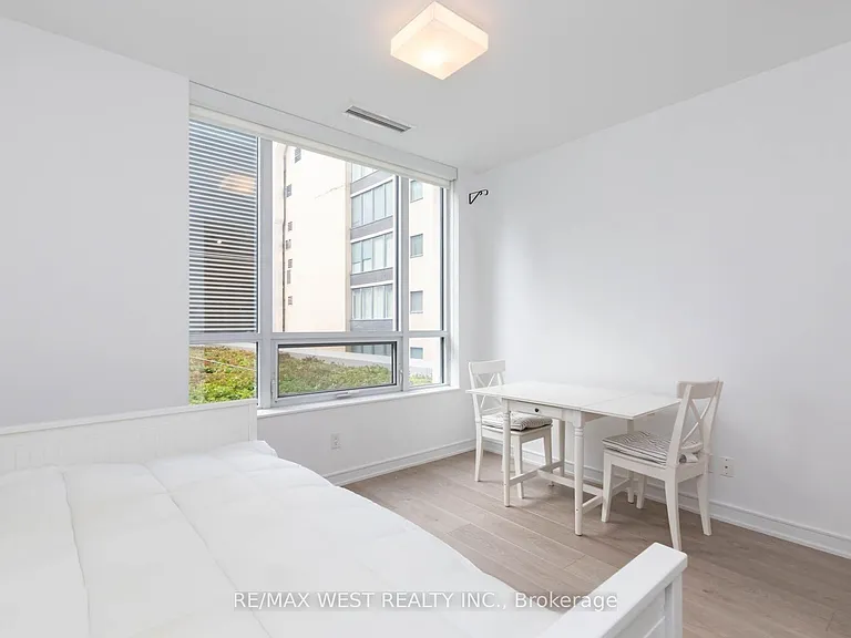 88 Scott St W #712 — Photo 6
