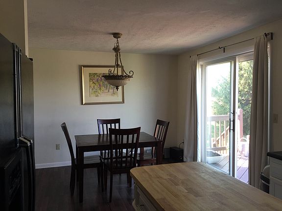 Open floor plan dining room