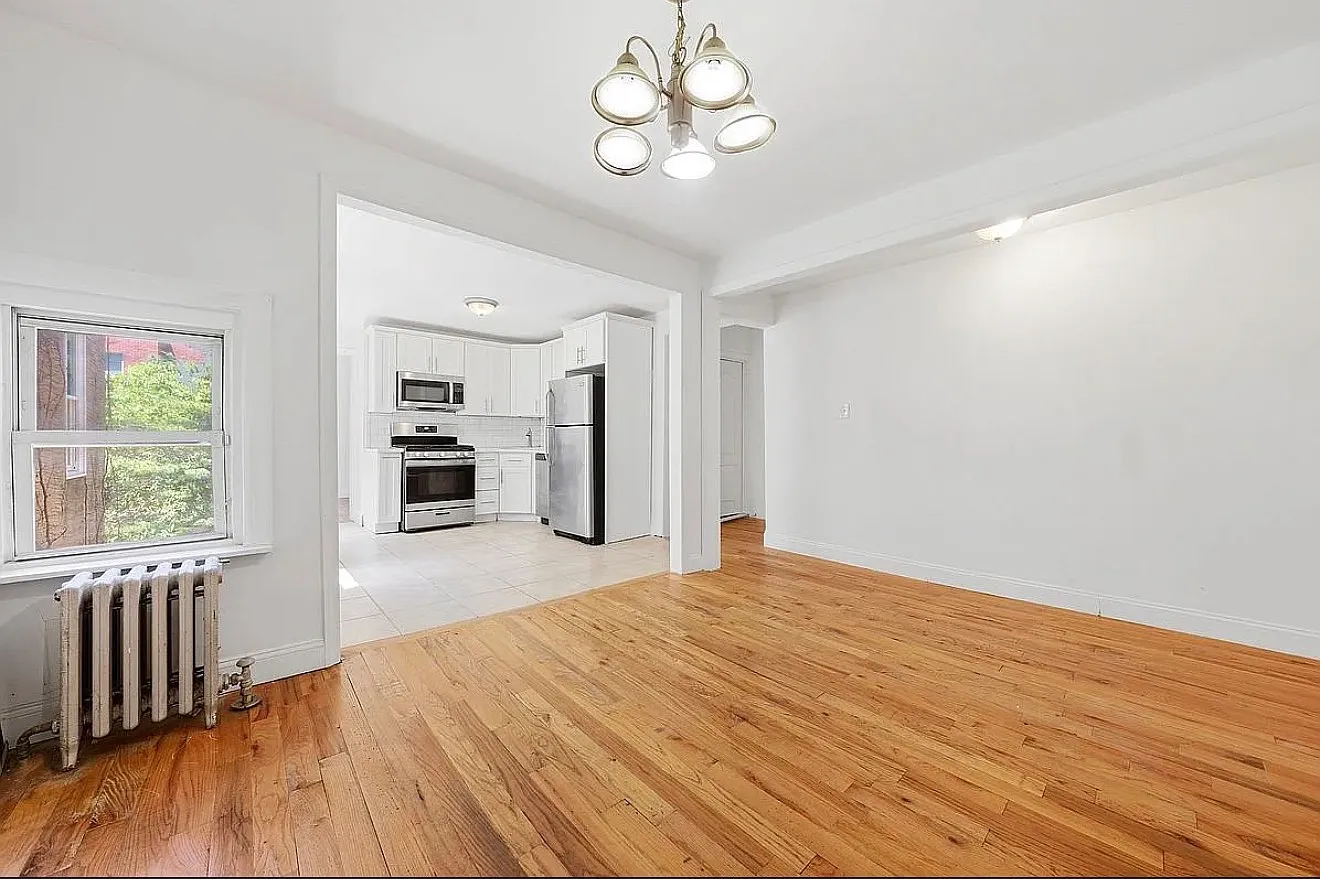 3 bed, 1000 sqft, $3,000 — Photo 2