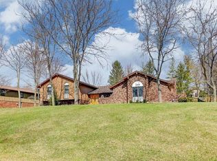 384 Merrick Dr, Dayton, OH 45434