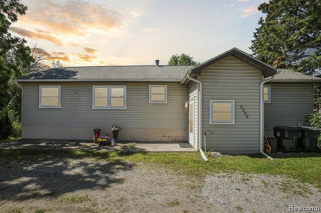 2300 S Baldwin Rd, Lake Orion, MI 48360 | MLS #20240015032 | Zillow