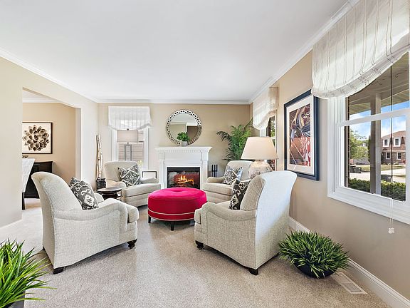 3rd image of 1815 W Parkside Dr
