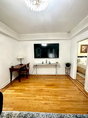 Rented by Luxian International Realty LLC | media 19