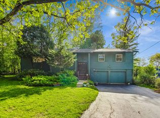 10S140 Leonard Dr, Willowbrook, IL 60527