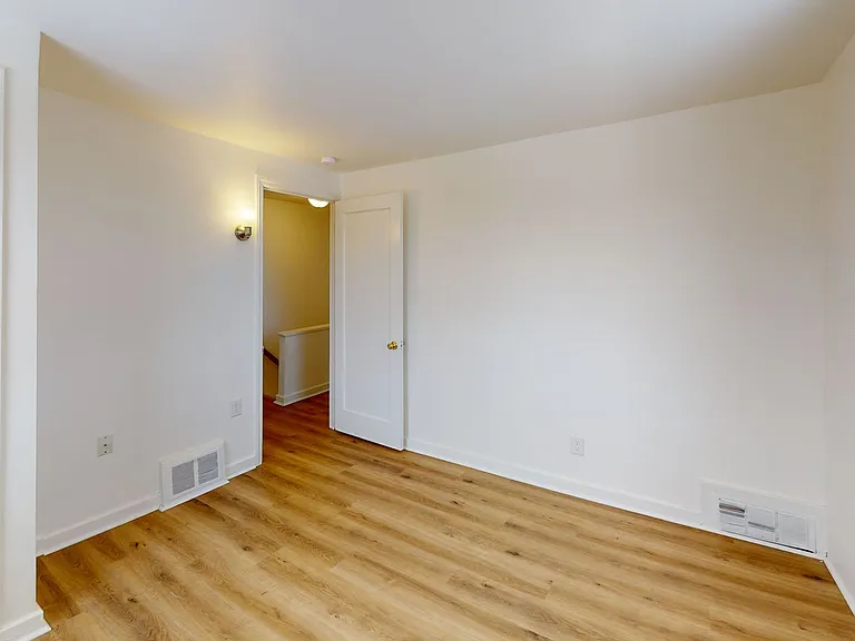 519 Vine St — Photo 9