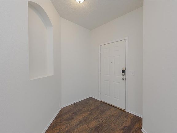 3rd image of 1112 Wintercreek Dr