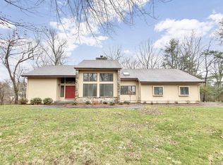 2 Judith Dr, Wilbraham, MA 01095