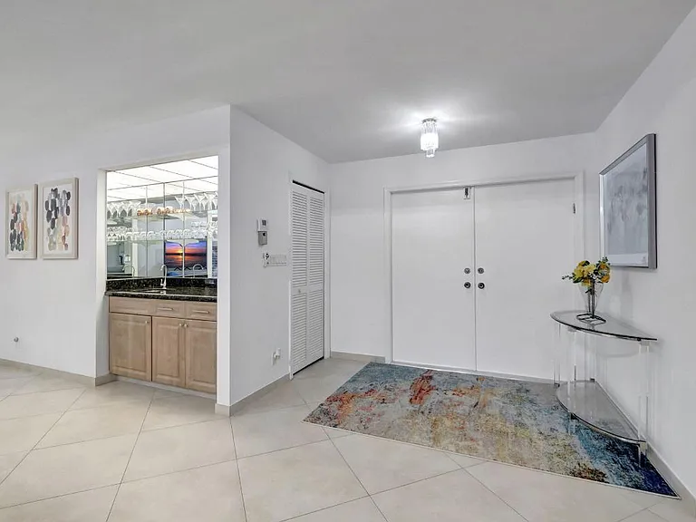 902 Foxpointe Cir — Photo 5