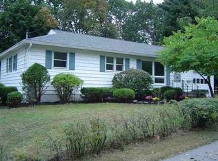 6 Mayflower Dr, Albany, NY 12205