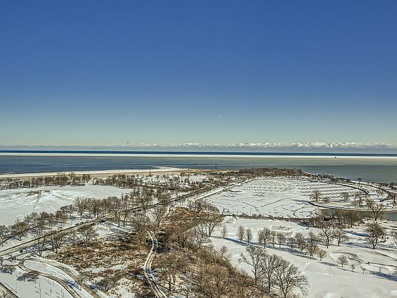 4th image of 4250 N Marine Dr #2902-2904