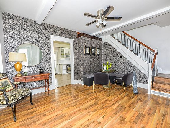 2nd image of 431 Hanna Ave