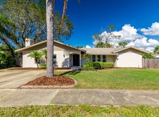 1221 E Lime St, Tarpon Springs, FL 34689