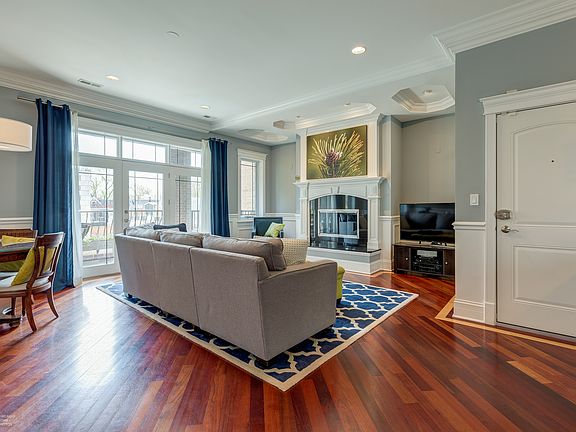 3rd image of 1640 W Belmont Ave #3