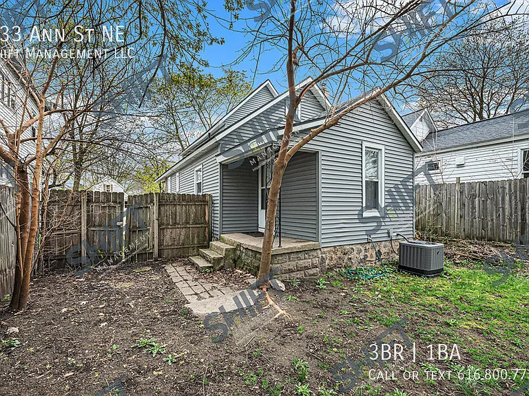 233 Ann St NE — Photo 13