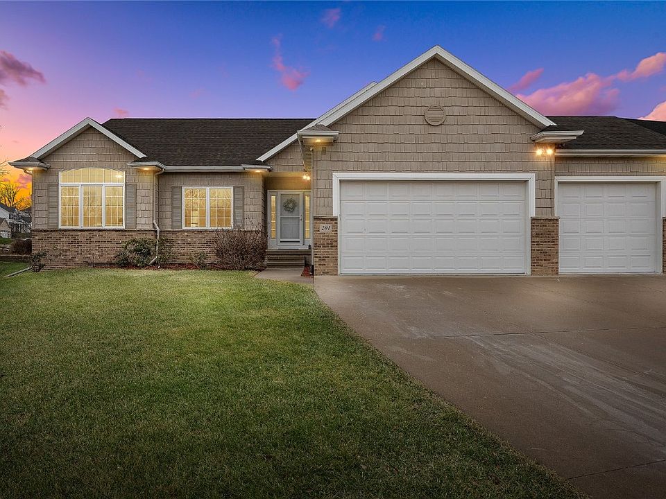 1st image of 201 Teakwood Ln NE