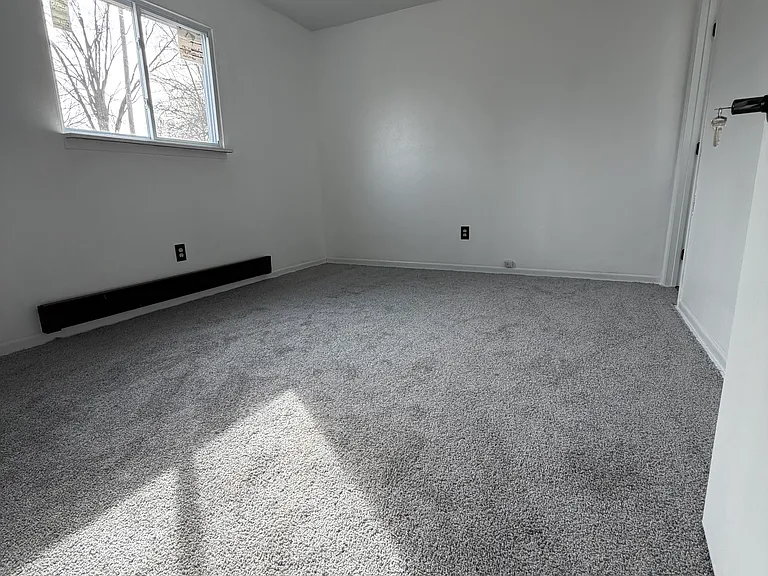 4837 W Bancroft St — Photo 41