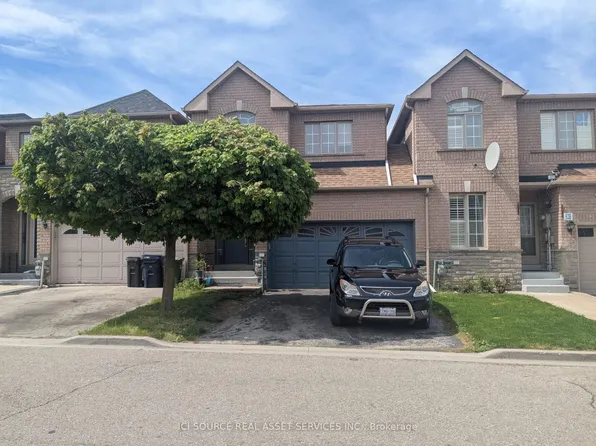 63C View Green Cres, Toronto, ON M9W 7E1