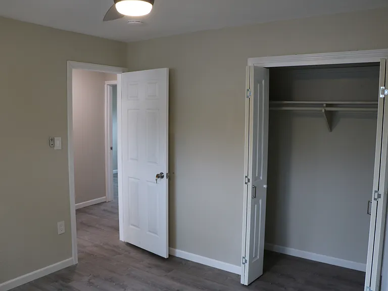 321 Elmwood Dr — Photo 16