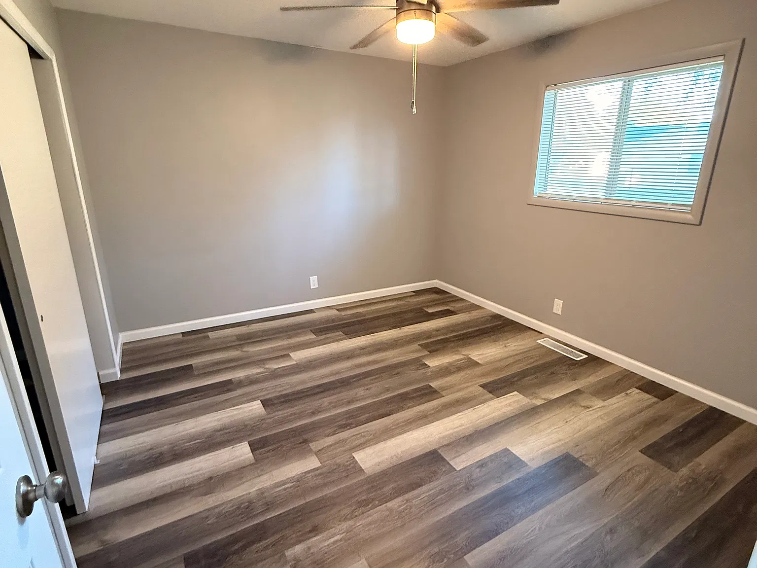 2 bed, $1,100 — Photo 2