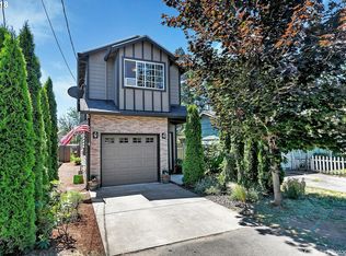 9022 SE Pine St, Portland, OR 97216