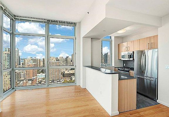 3rd image of 229 W 60th St APT 25N