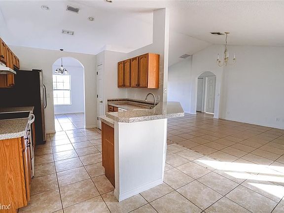 3rd image of 11410 Lakeview Dr