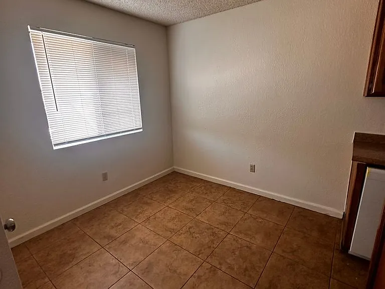2813 Villalovos Ct — Photo 7