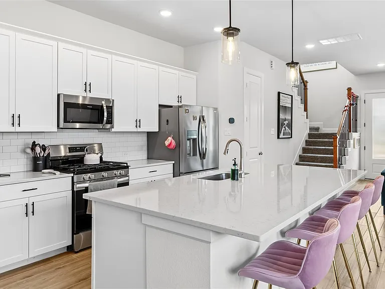 1530 Noble Park Dr — Photo 9