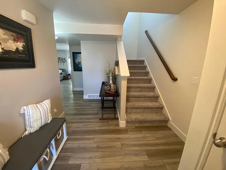 718 W 1045 N — Photo 4