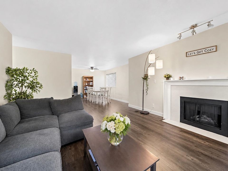 1st image of 11963 223rd St #209