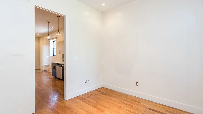 Rented by Nooklyn NYC LLC | media 17