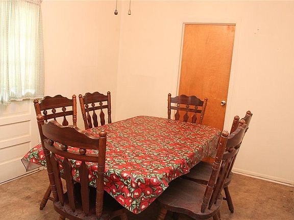 3rd image of 7134 McLain Dr
