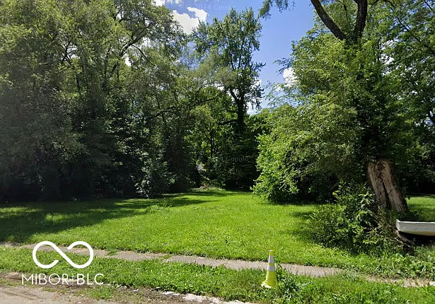 3446 Caroline Ave photo 1