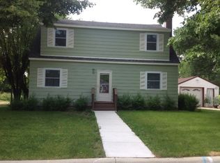 909 Plainview Ln, Albert Lea, MN 56007