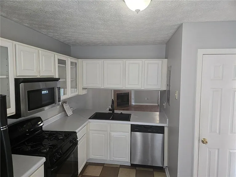 6623 Ivy Log Dr — Photo 5