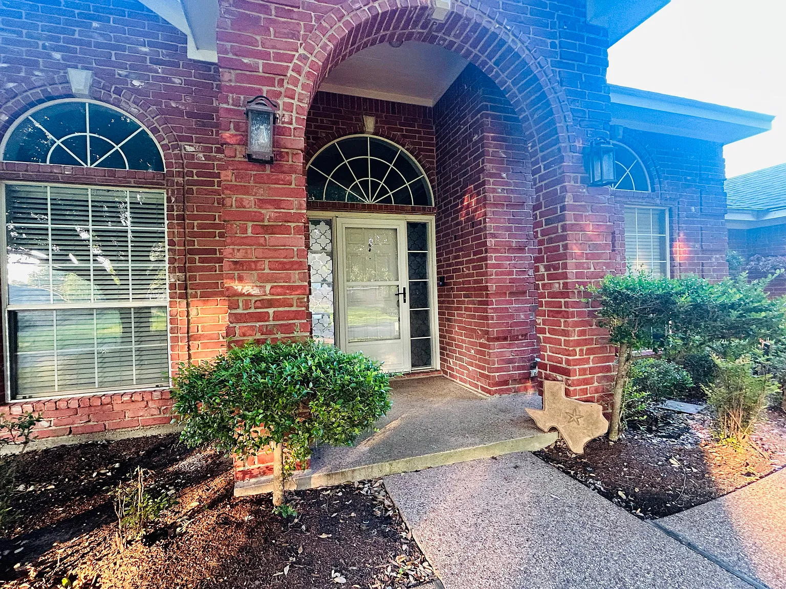 1 bed, 1.0 bath, 2276 sqft, $800 — Photo 2