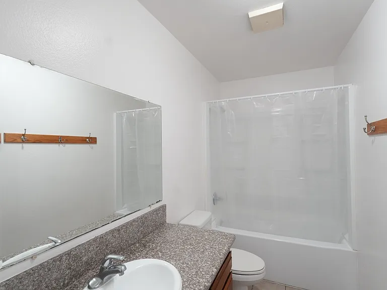 8040 Stewart And Gray Rd #204 — Photo 10