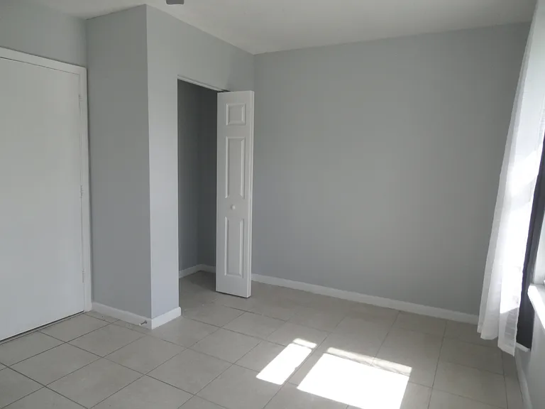 1600 Roosevelt Ave — Photo 14