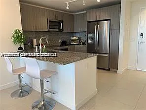 5350 Park Condo — Photo 2