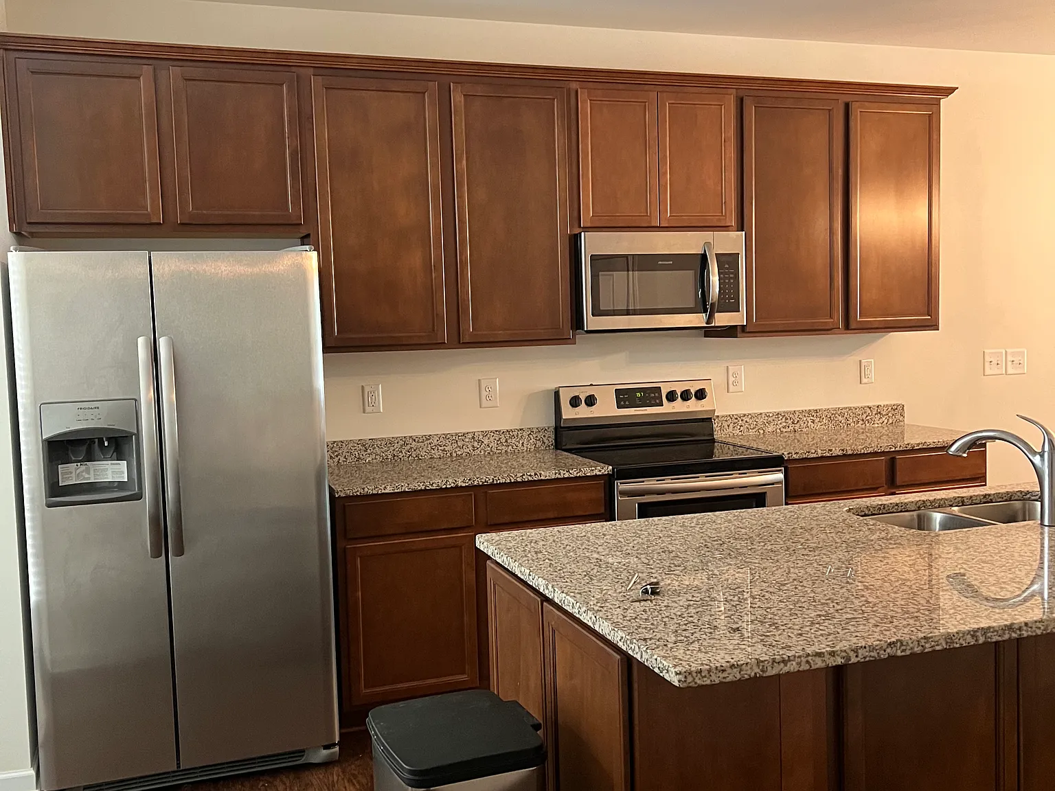 3 bed, 1698 sqft, $1,950 — Photo 4