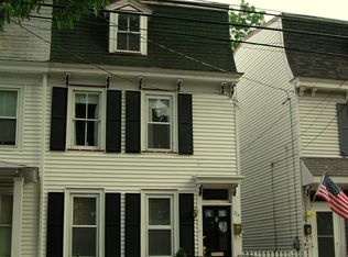 214 W Pearl St, Burlington, NJ 08016